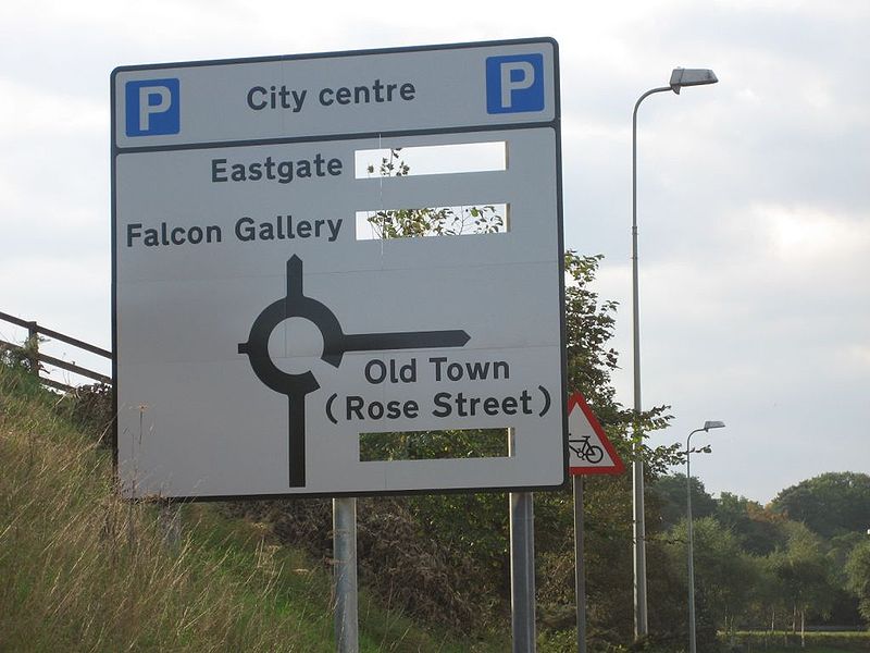 File:Inverness car park signs - Coppermine - 8519.jpg