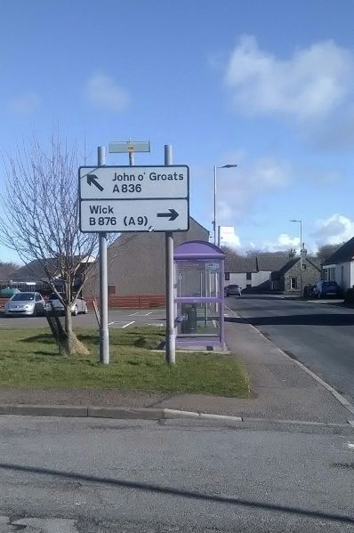 File:Advanced directional Road sign on A836.jpg
