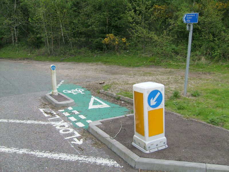 File:Cycle junction - Coppermine - 18072.jpg