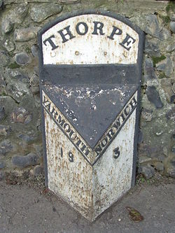 Old Milepost - Geograph - 1179904.jpg