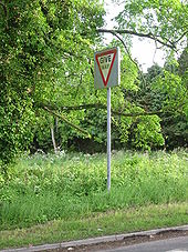 Aberdeenshire Give Way Sign - Coppermine - 13029.JPG