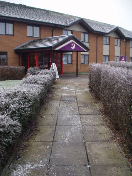 File:Travel Lodge at Hamilton Services - Geograph - 96543.jpg