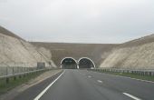 Approaching Weston Hills tunnel - Geograph - 1786124.jpg