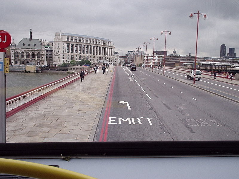 File:Blackfriars Cycle Lane (after) taken from bus - Coppermine - 607.JPG