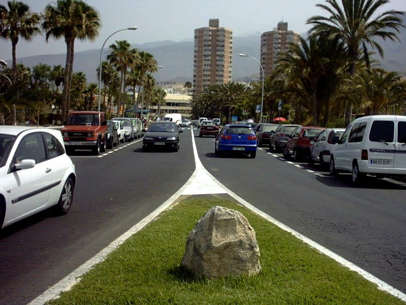 File:Main Road in Playa De Las Americas (Tenerife) 1 - Coppermine - 2352.JPG