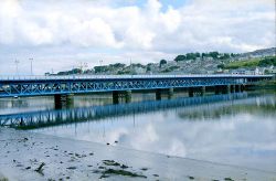 Craigavon Bridge, Londonderry - Geograph - 335428.jpg