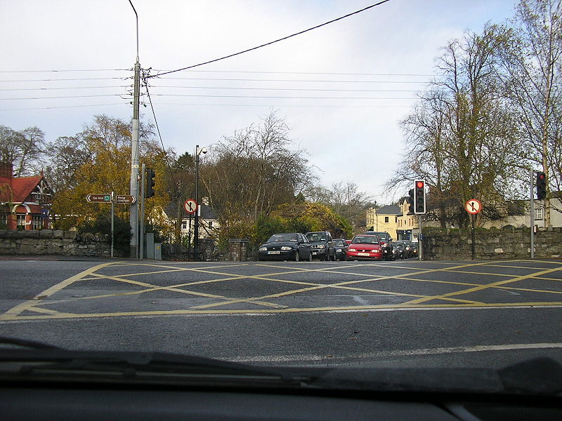 File:Traffic lights in Lucan - Coppermine - 16100.JPG