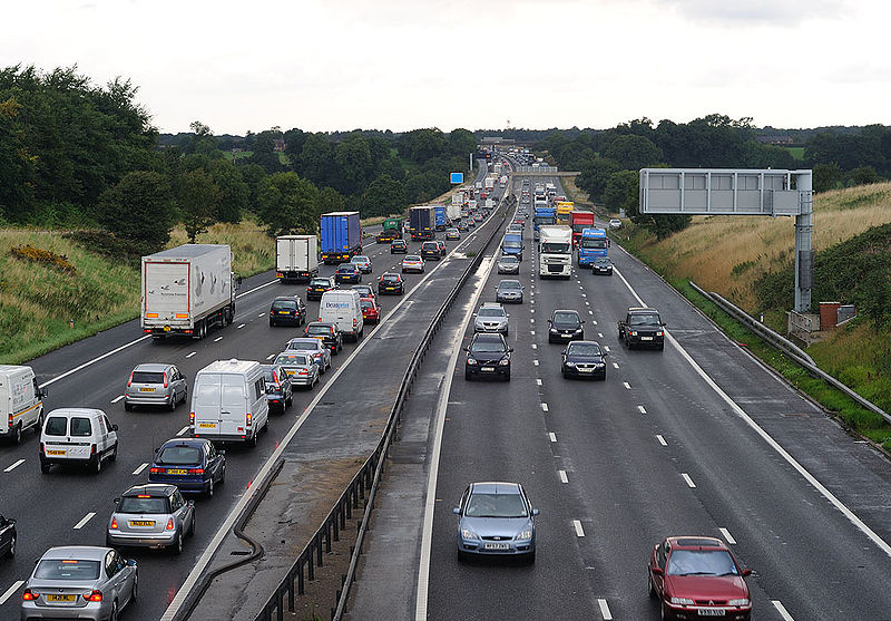 File:Heavy traffic on M6 near J18 - Coppermine - 19722.jpg