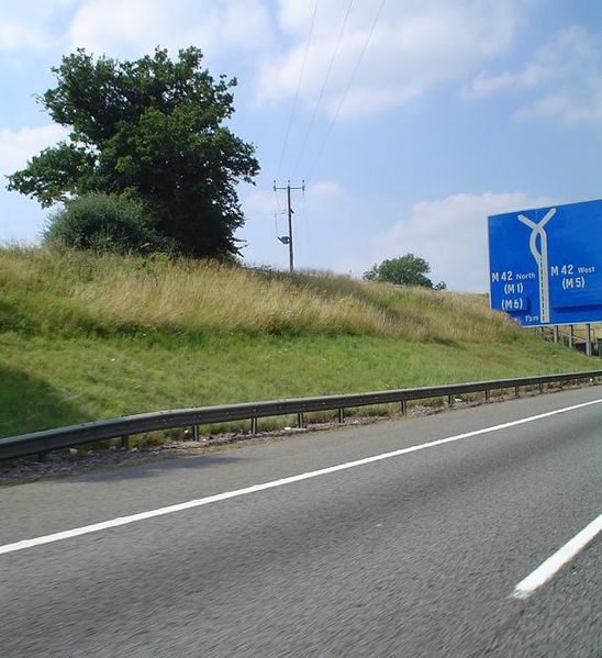 File:M40 Bunny Sign approaching M42 - Coppermine - 22164.jpg