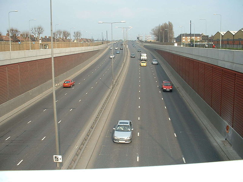 File:A13 Movers Lane underpass (Barking) looking east - Coppermine - 2402.jpg