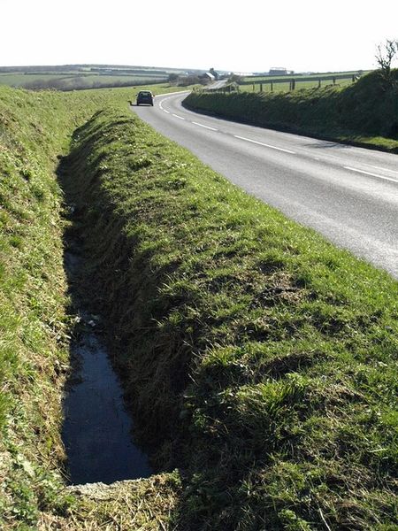 File:Ditch beside the B3262 - Geograph - 731956.jpg