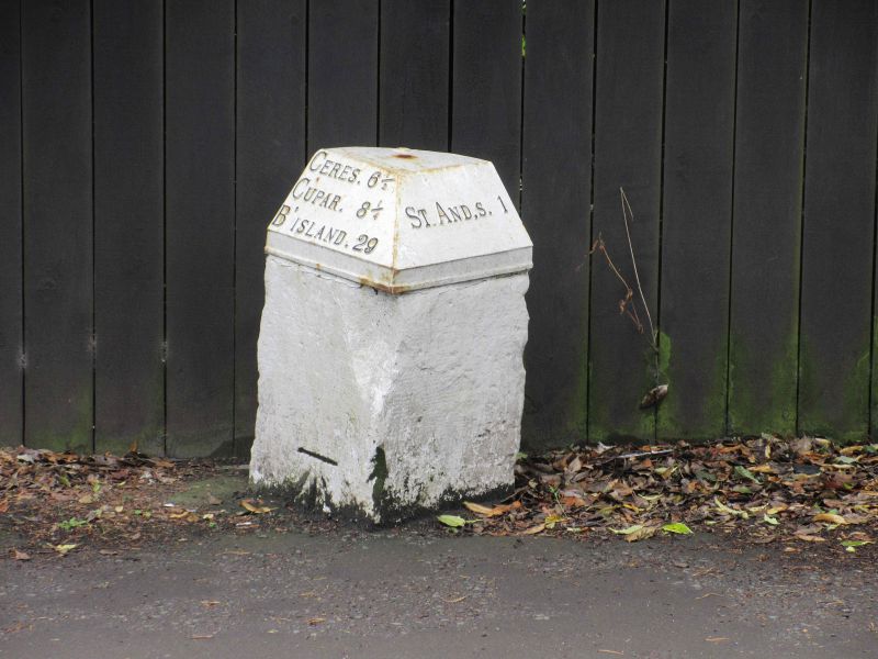 File:Strathkinness Low Road Milestone.jpg