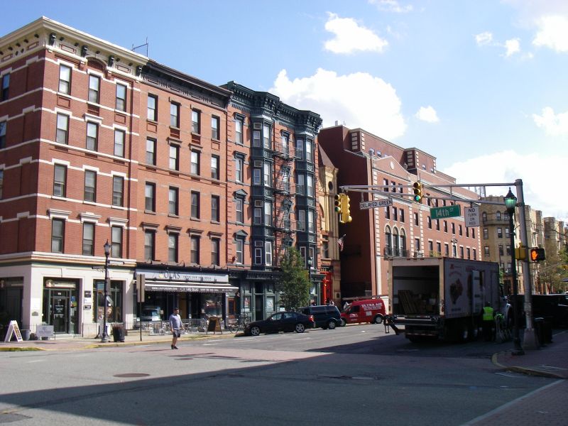 File:20170907-2015 - Junction of 14th Street and Washington Street, Hoboken, NJ 40.7532961N 74.026059W.jpg