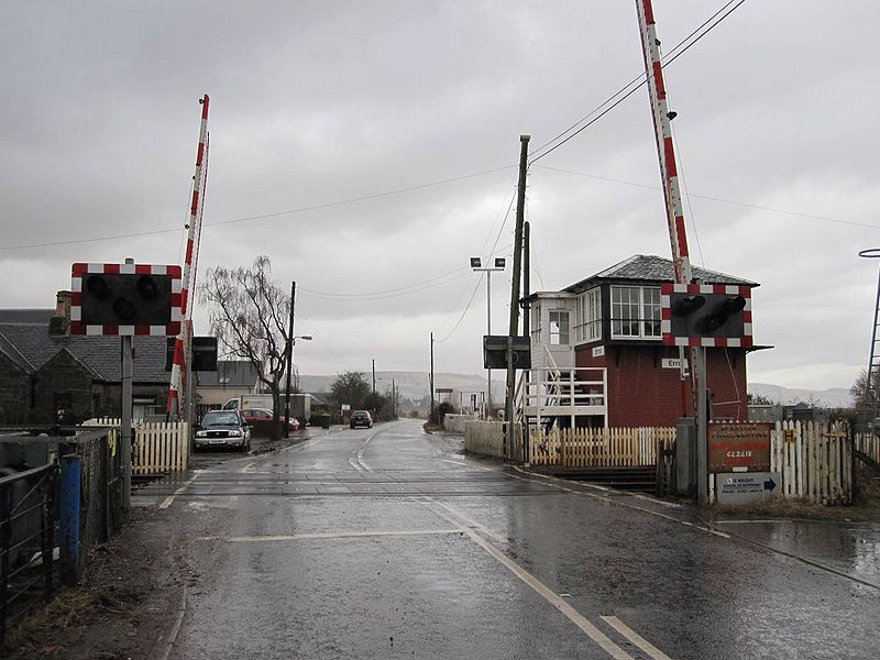 File:Errol level crossing.jpg