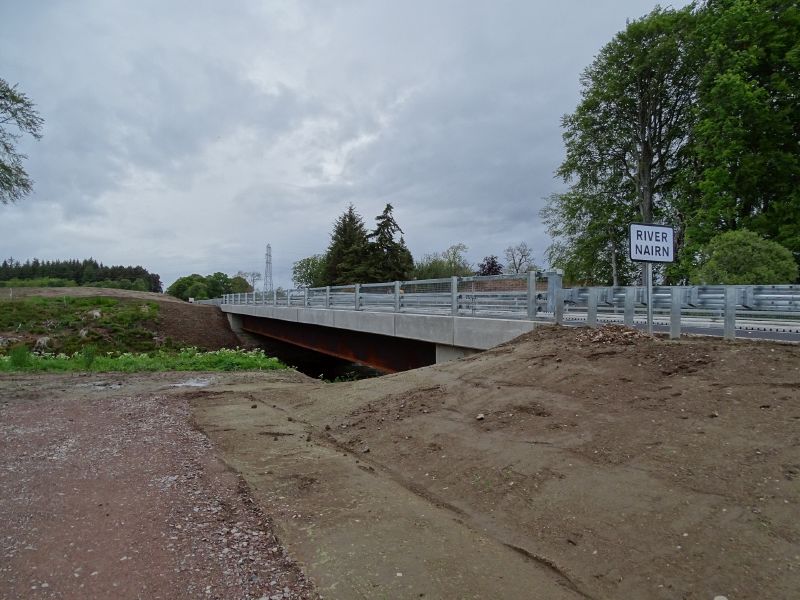 File:B9090 White Bridge realignment - new Nairn bridge looking downstream from south.jpg