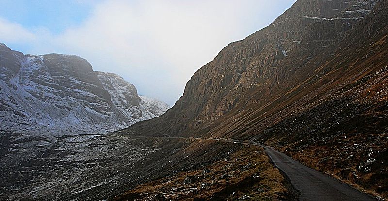 File:Mountain road in winter - Coppermine - 10294.jpg