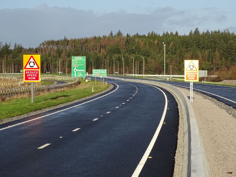 File:A90 AWPR - Cleanhill Roundabout Northbound approach.jpg