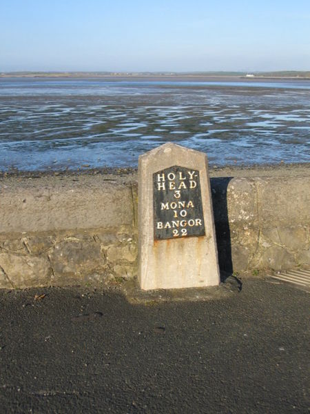 File:Milestone on the Stanley Embankment - Geograph - 404599.jpg