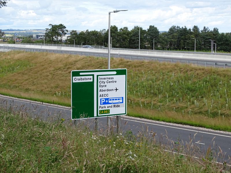 File:A90 AWPR - Craibstone Junction advance direction sign on northbound exit slip.jpg