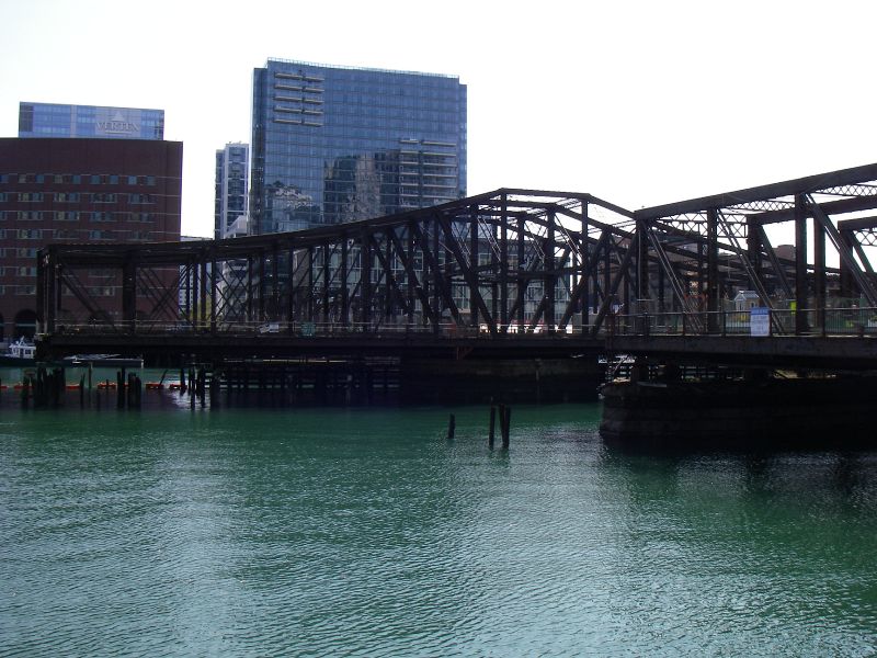 File:20170911-1705 - Closed Northern Avenue Bridge, Boston 42.35513N 71.05022W.jpg