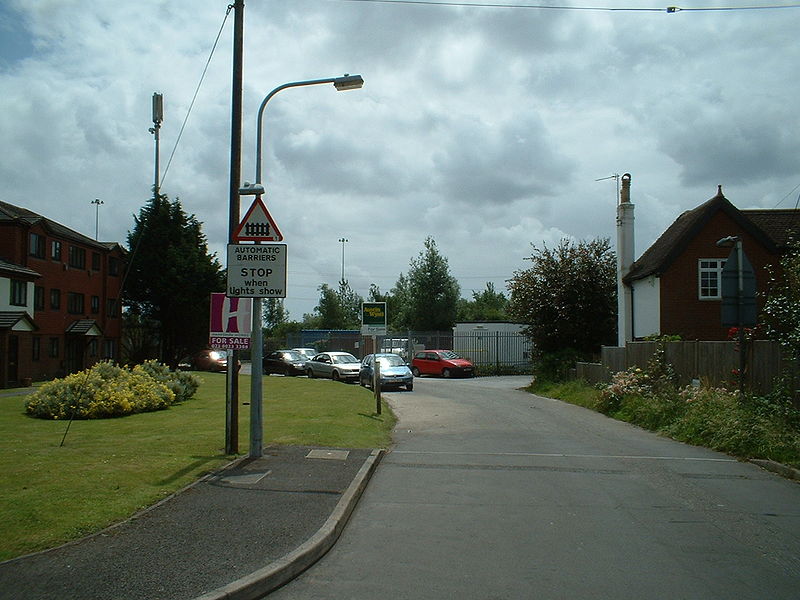 File:Level Crossing, or not - Coppermine - 13231.JPG