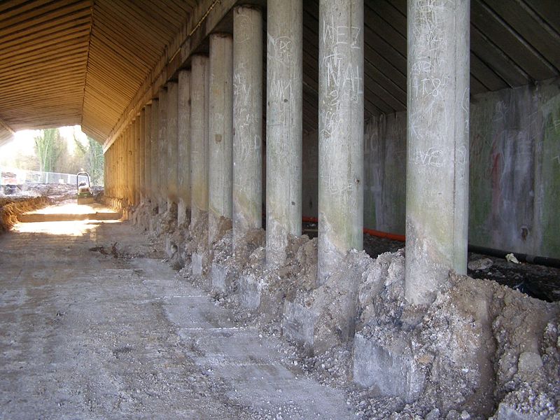 File:Redbourn Railway Bridge - Coppermine - 9556.jpg