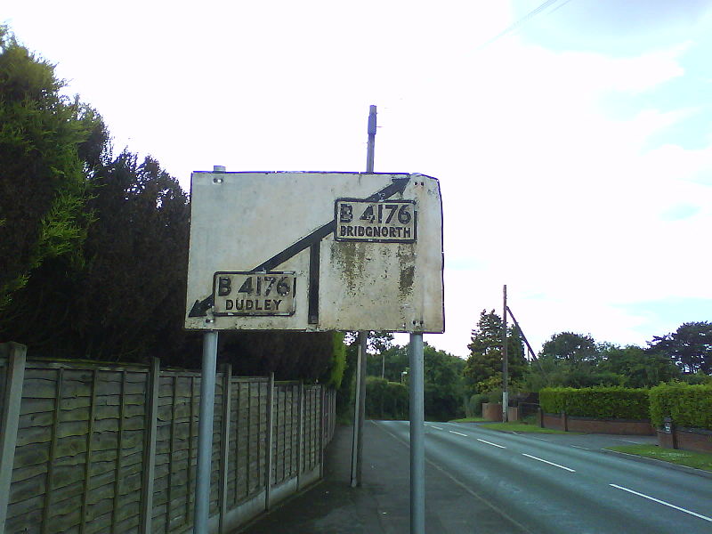 File:On Poolhouse Road, Wombourne, Staffs, approaching Bridgnorth Road - Coppermine - 22499.JPG