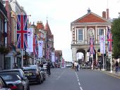 High Street, Windsor (C) Andrew Smith - Geograph - 566610.jpg