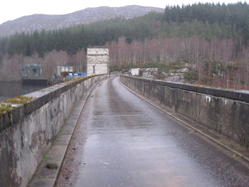 File:Meig Dam road.jpg