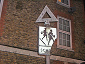 Old school sign Bethnal Green - Coppermine - 21955.JPG