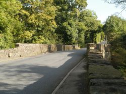 Woodend Bridge (C) David Dixon - Geograph - 3144159.jpg