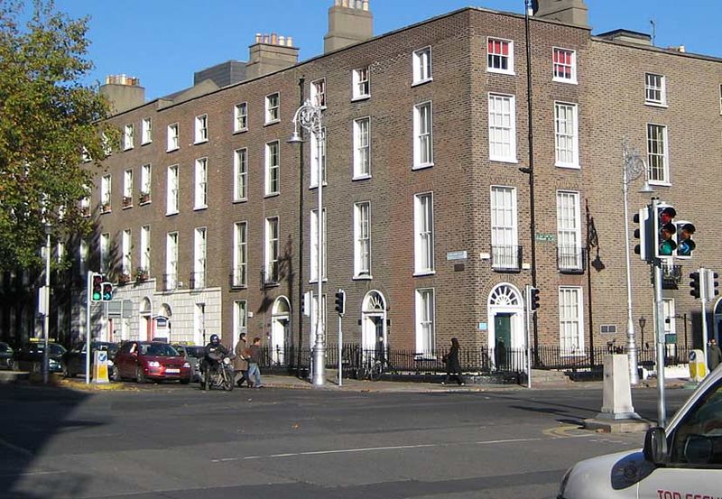 File:Baggot St, Georgian Quarter Dublin - Coppermine - 15579.jpg