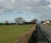 Well trimmed hedge on the A759 - Geograph - 130309.jpg