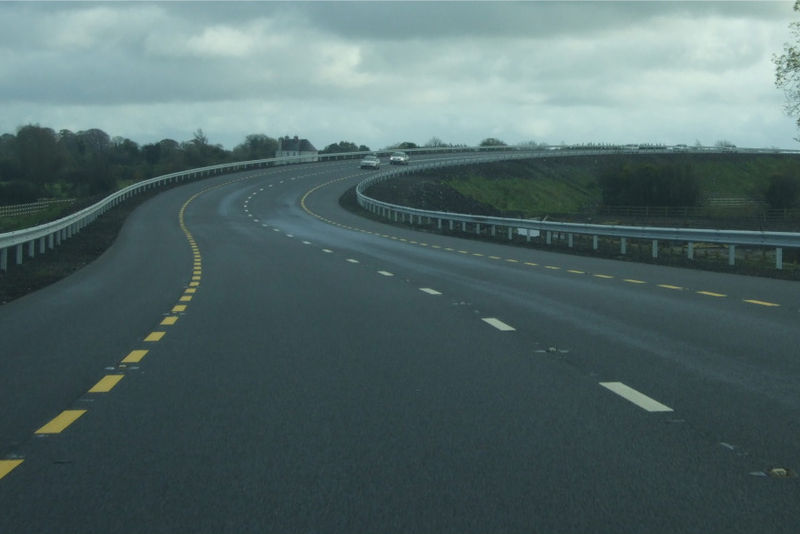 File:N52 National Secondary Route, New Tullamore Bypass (pic by medoc on www.boards.ie) - Coppermine - 23394.jpg