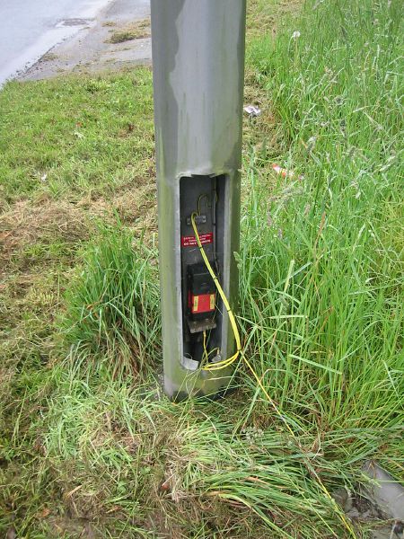 File:A16 Louth Bypass Light With Panel Open 2 - Coppermine - 11824.jpg