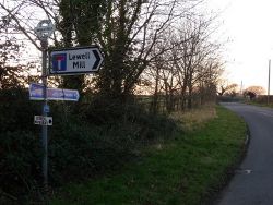 West Knighton- signpost at Tenantrees - Geograph - 1094243.jpg