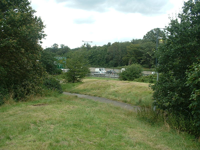 File:Old A406, Walthamstow - Coppermine - 14309.JPG