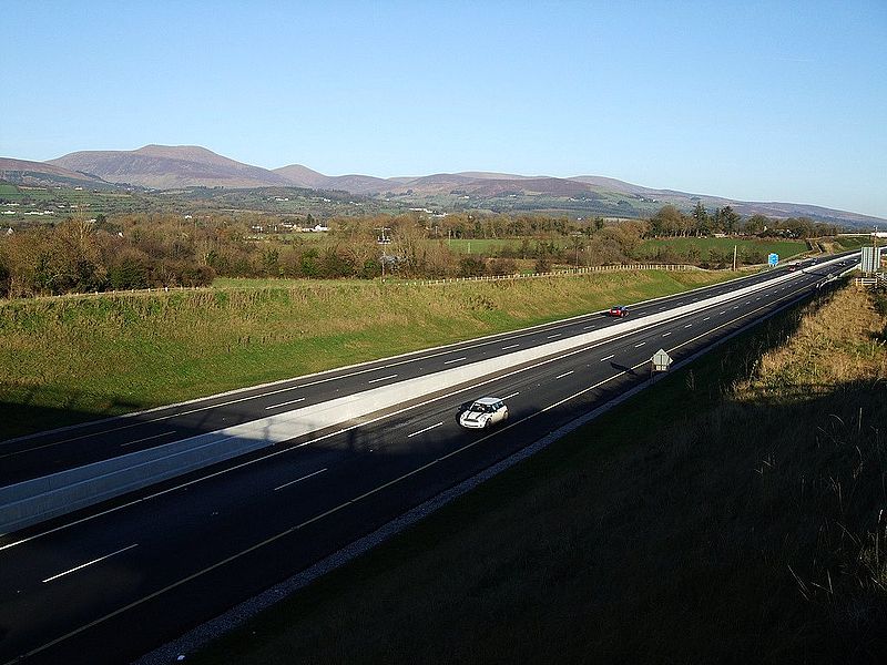 File:The M8 southwest along the Galtees. - Coppermine - 21150.jpg